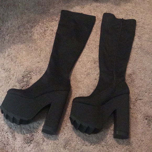 YRU Shoes - YRU platform knee high boots🖤